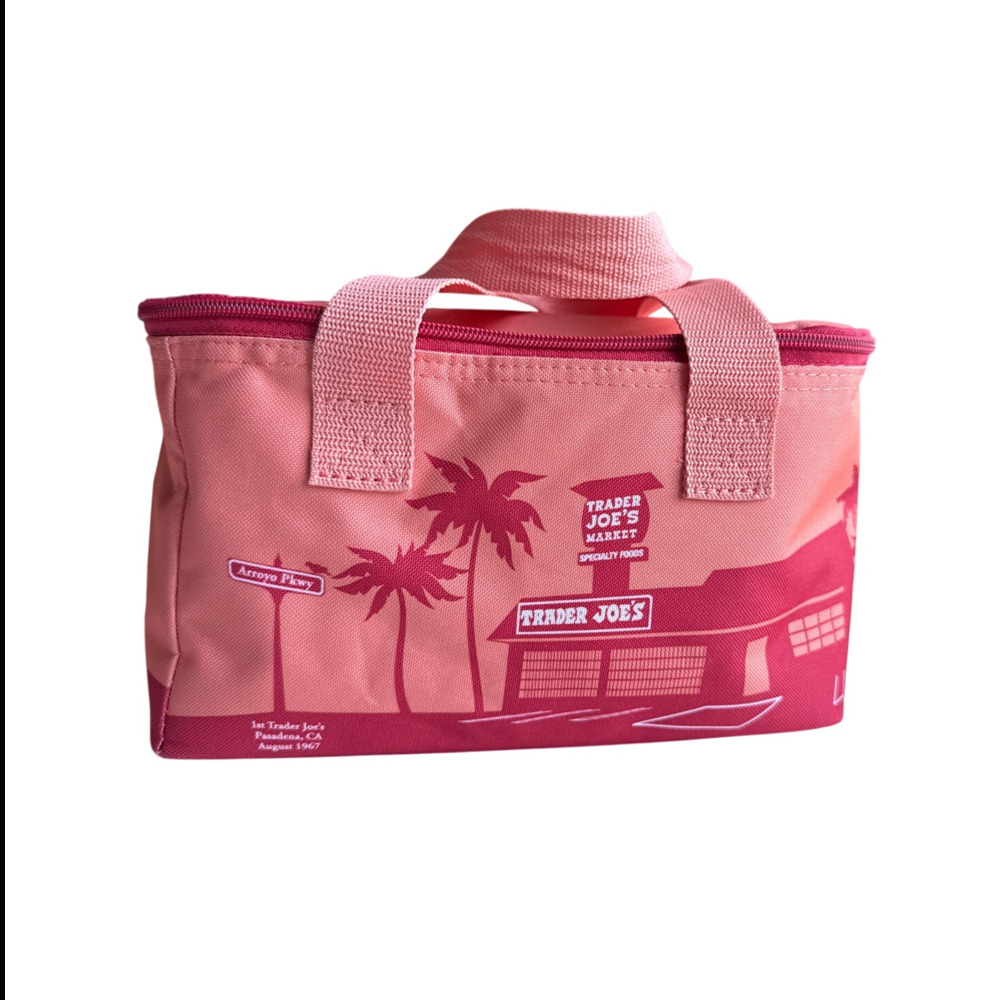 Trader Joe's Insulated Lunch Bag in Peach Zipper Top